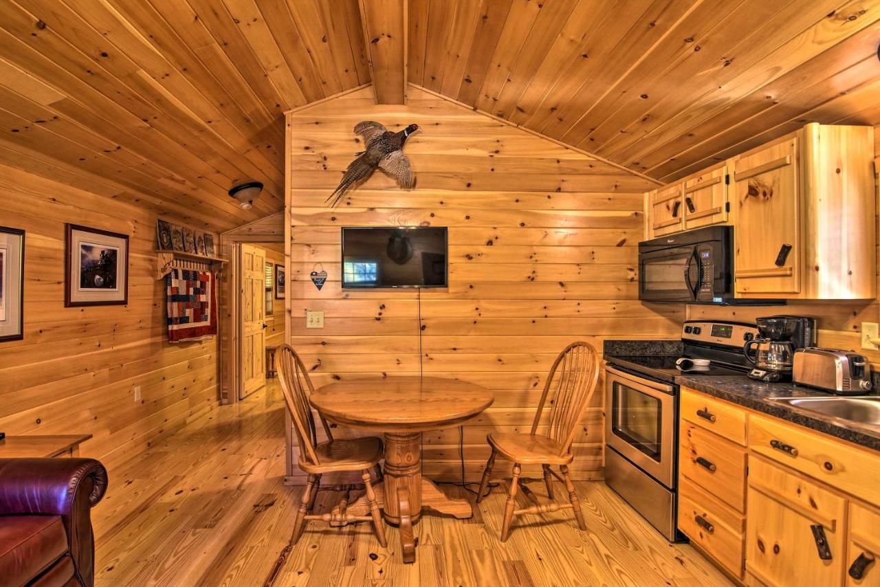 Pet-Friendly Cabin With Fire Pit And River Access! Parsons ภายนอก รูปภาพ